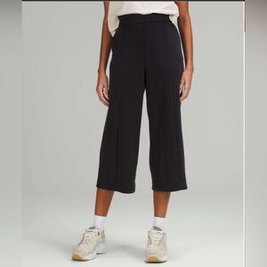 Lululemon Wide Leg High-Rise Culotte Cropped Pants Size 8 Black Softstreme Women